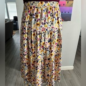 Old Navy Midi Skirt - XL in Wildflowers